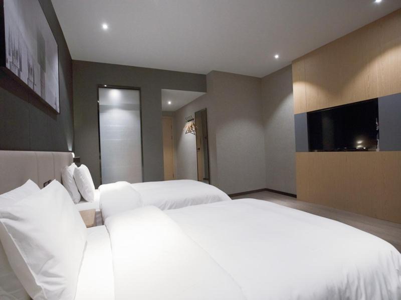 Thank Inn Chain Hotel Hunan Huaihua Hecheng District South High Speed Rail Station Exterior photo